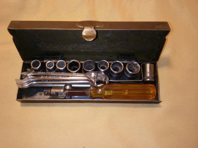 Antique Vintage tool lot S K , NEW BRITAIN,CRAFTSMAN ,SNAP ON, SOCKETS WRENCHES Antique
