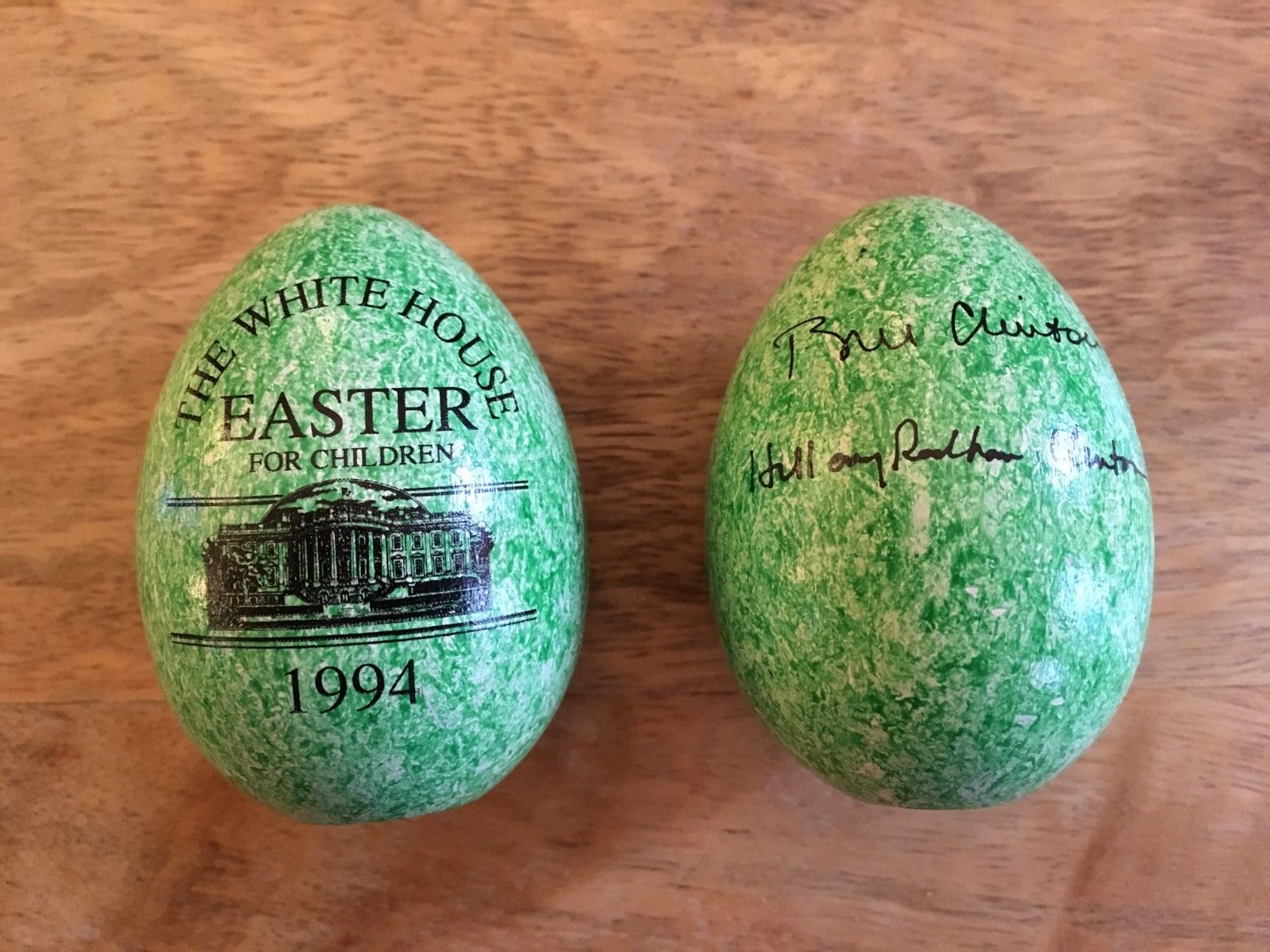 1994 Green Specked White House Wooden Easter Egg Roll Bill Clinton (lot of 2) Antique Price