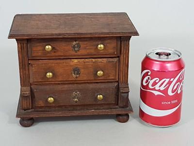 dolls chest of drawers