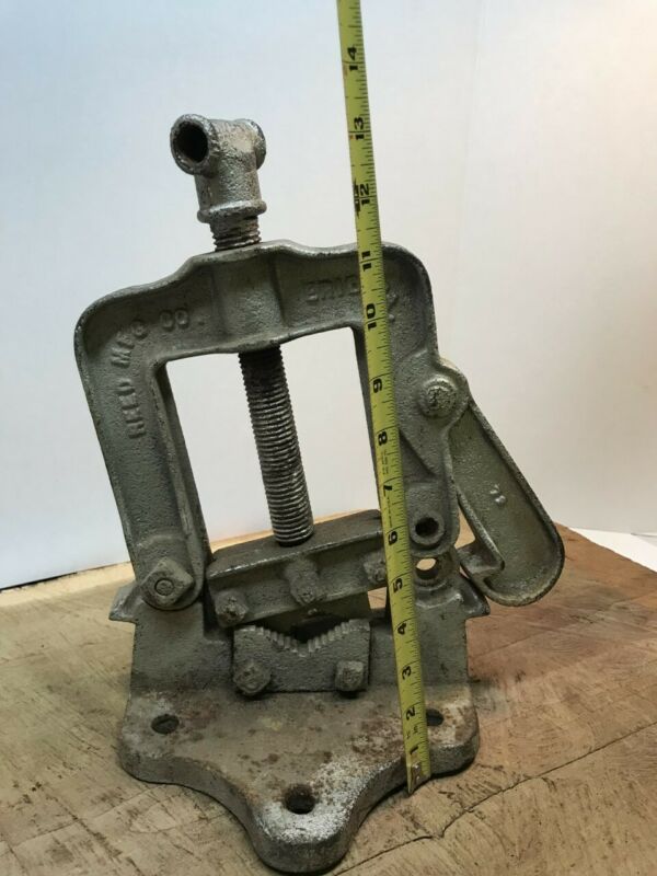 Reed MFG.Co Clamp Pipe Bench Vise USA NO.2 Erie, PA USA Tool Antique
