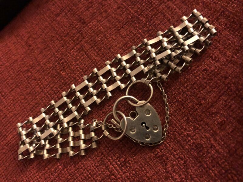 Vintage Solid Silver Gate Bracelet With Padlock 7 Inch 175mm 12.4 Gram