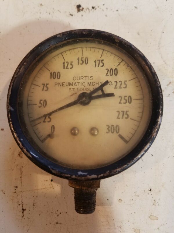 Vintage Curtis Pneumatic MCHY. CO. St. Louis MO Pressure Gauge