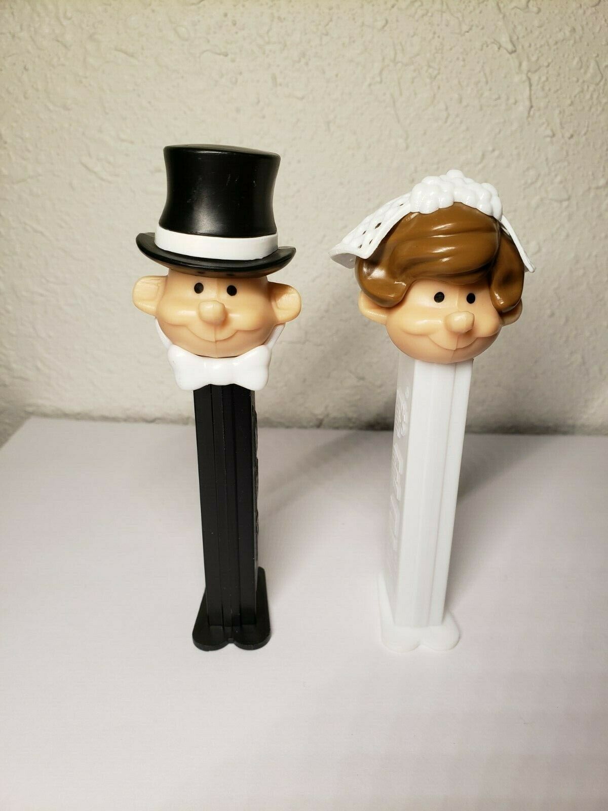 PEZ PEZ PEZ BRIDE And GROOM Antique Price Guide Details Page PEZ PEZ PEZ BRIDE And GROOM Antique Price Guide Details Page