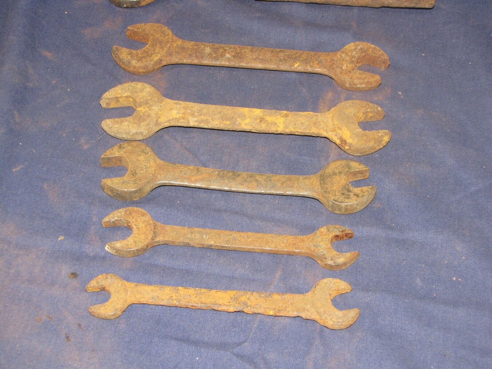 VINTAGE WRENCH SET HAND TOOL HARDWARE COLLECTIBLE TOOLS Antique