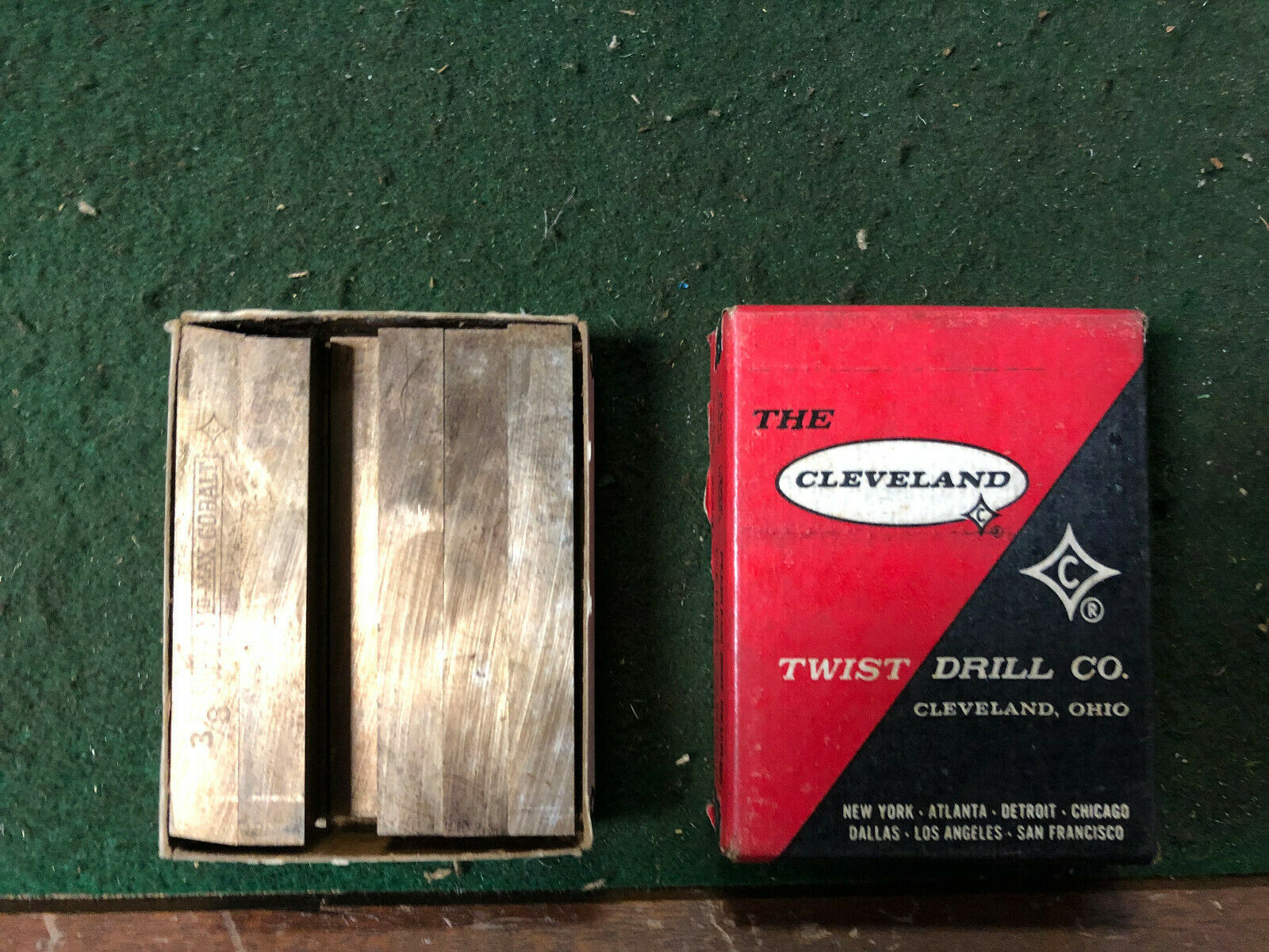 MACHINIST TOOLS LATHE MILL Box of Unused Cleveland Drill Co Lathe