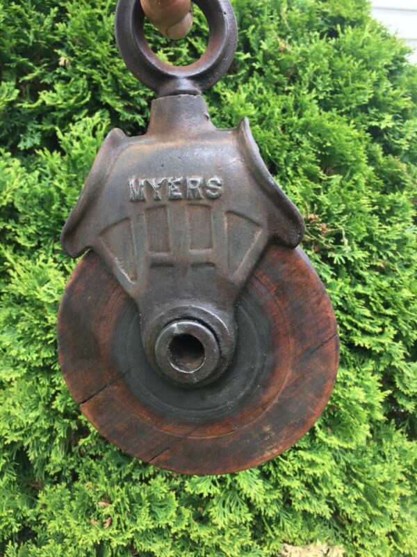 OLD USED VINTAGE ANTIQUE CAST IRON BARN HAY PULLEY PRIMITIVE FARM TOOL