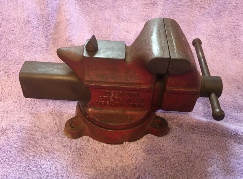 Vintage Desmond Simplex No 350 3 1/2" Swivel Bench Vise See Description
