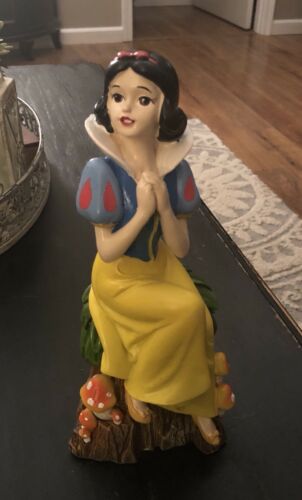 snow white garden decor