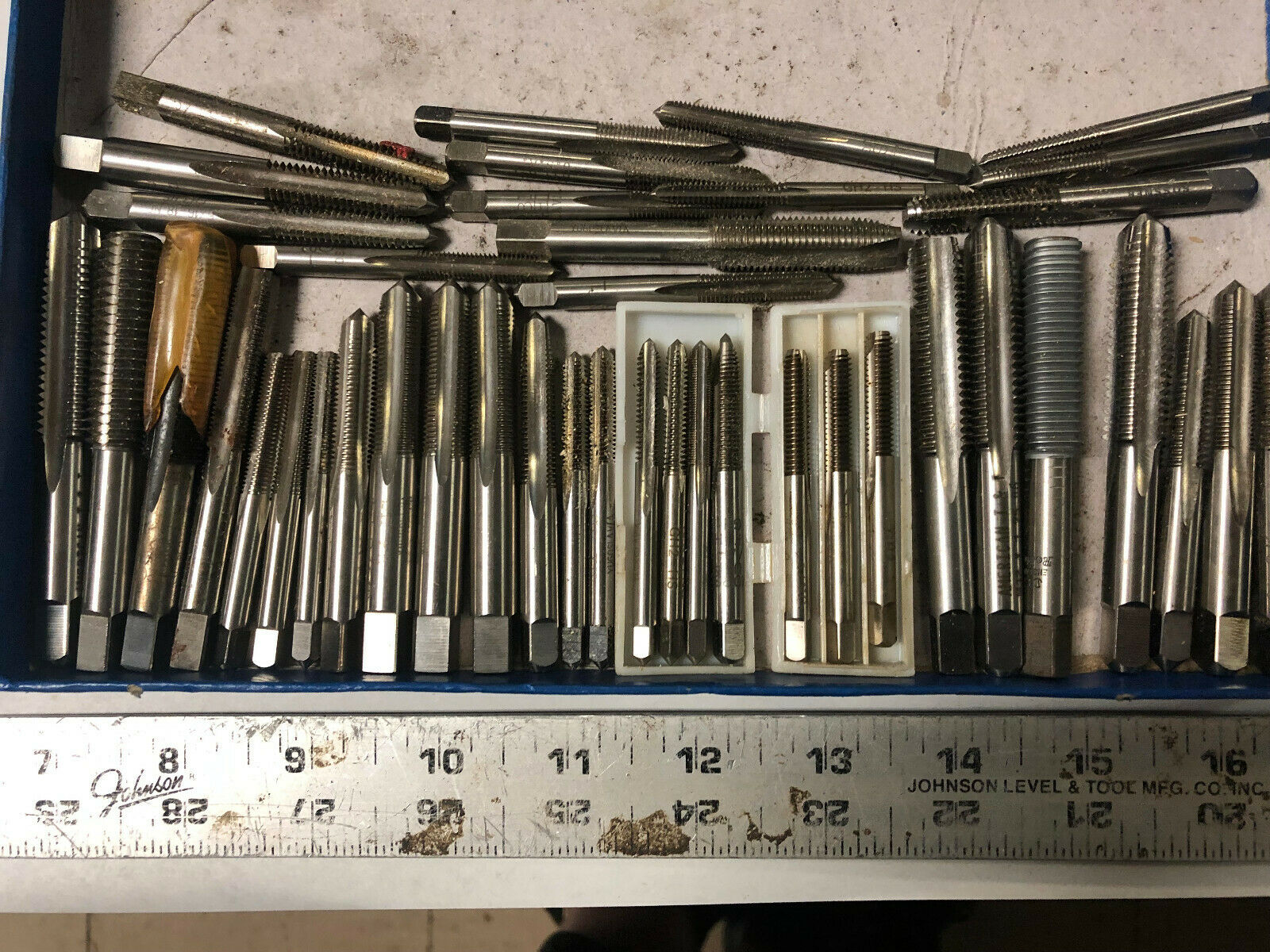 MACHINIST TOOLS LATHE MILL Machinist NICE Lot of Sharp Taps Tap Thread ...