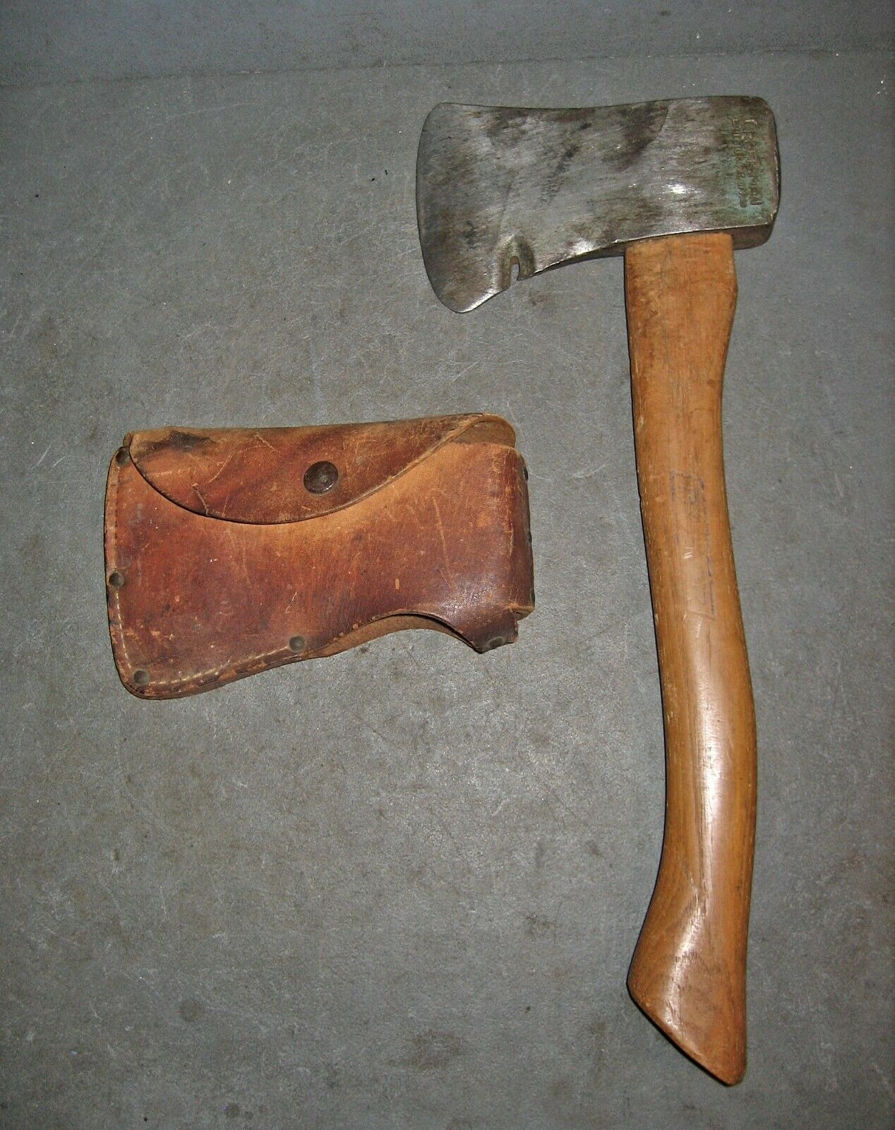 VINTAGE CRAFTSMAN ''BAKER'' B&H EO3973 CARPENTERS HAND AXE, HATCHET