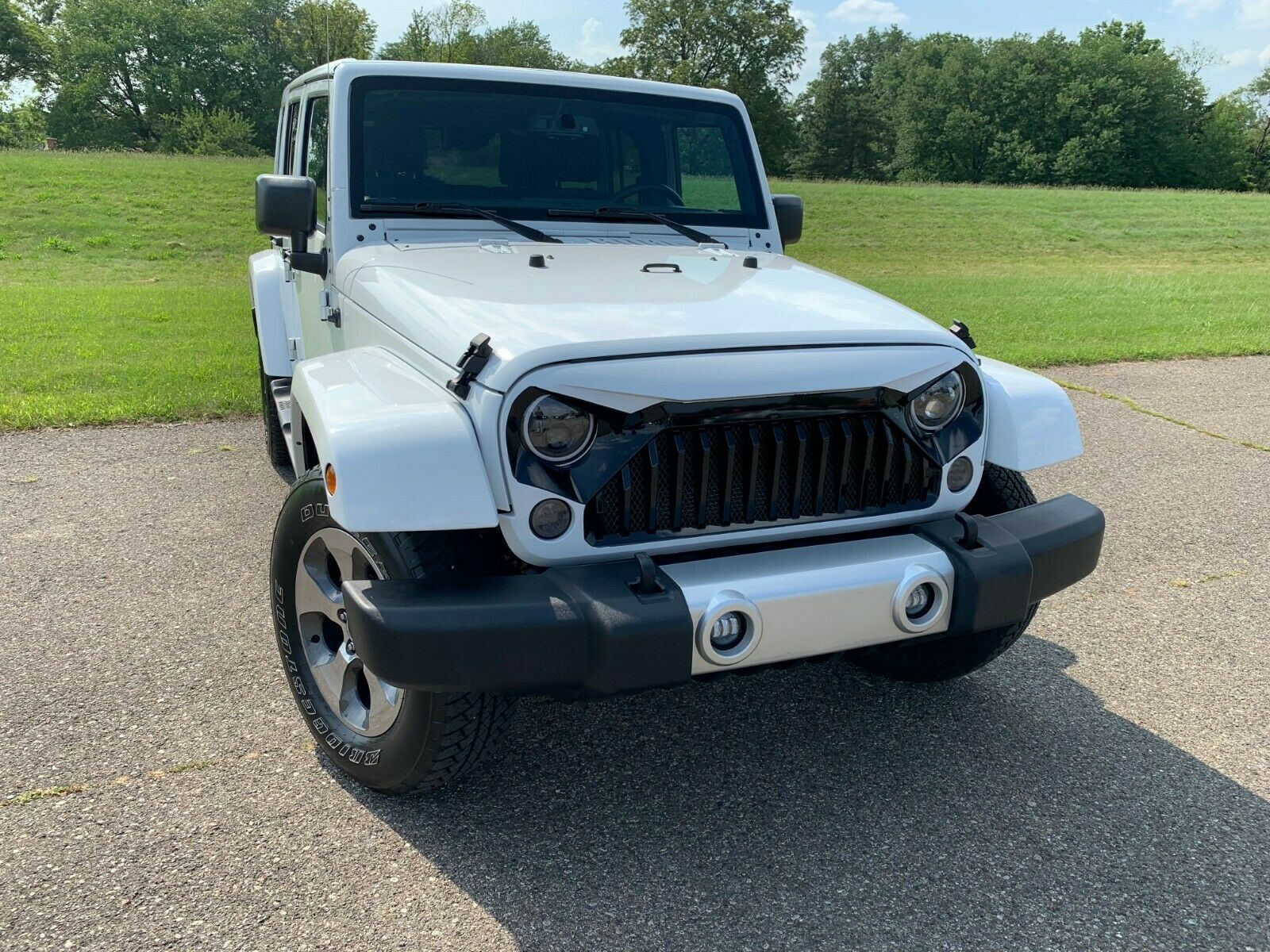 2018 Jeep Wrangler Unlimited Sahara 3.6L 4X4 2018 Jeep Wrangler