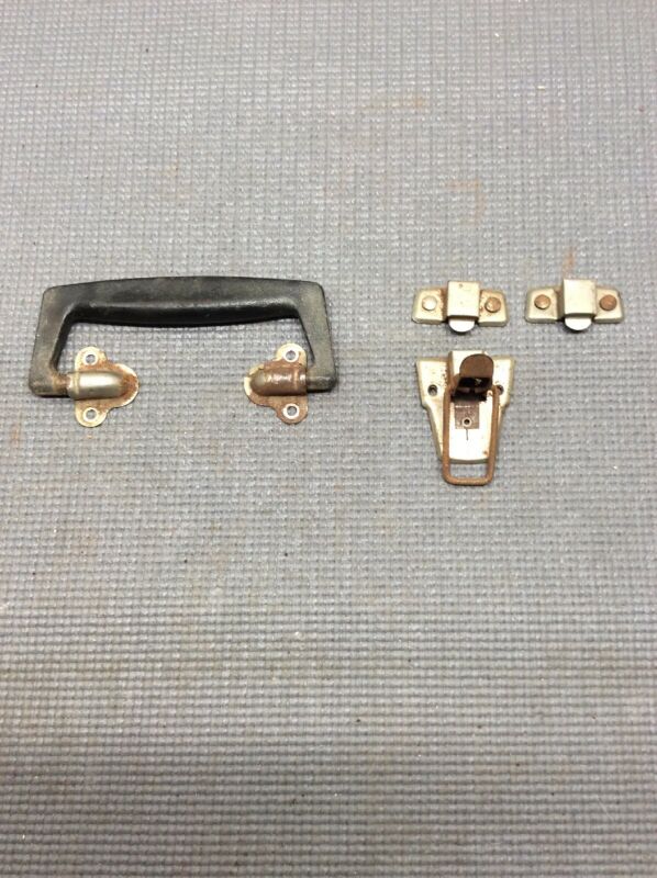 VINTAGE CRAFTSMAN TOOL BOX HANDLE & LATCHES TO KEEP TOOL BOX CLOSED One