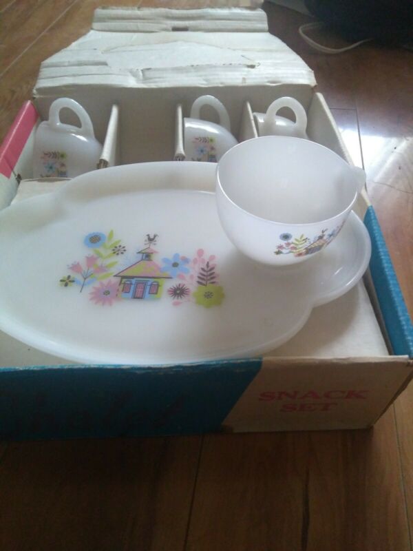 Vintage Federal Glass Chalet Snack Luncheon Set for 4 Milk Glass NIB