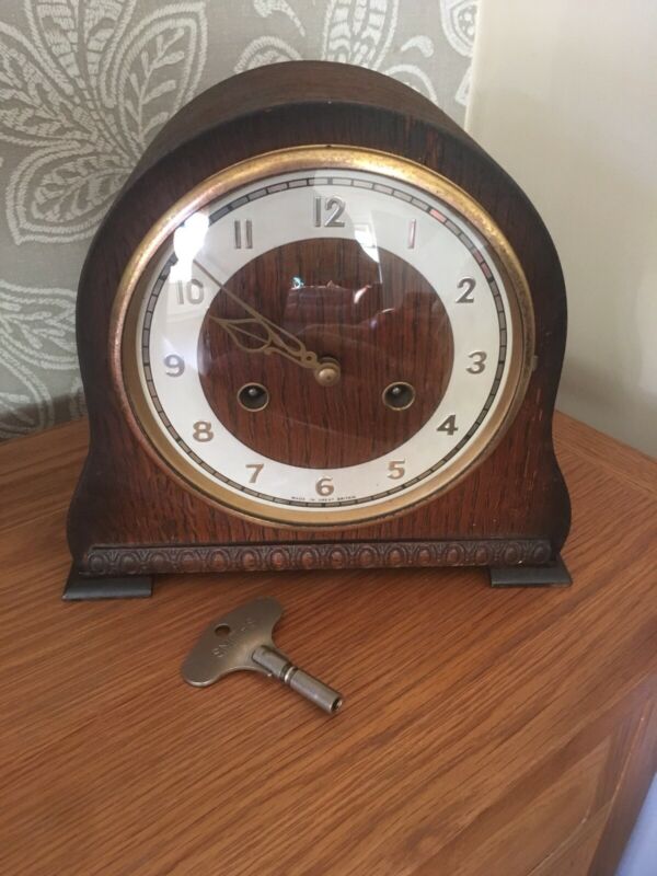 SMITHS ENFIELD WALNUT CASE 8 DAY STRIKING MANTEL CLOCK. Antique Price Guide Details Page
