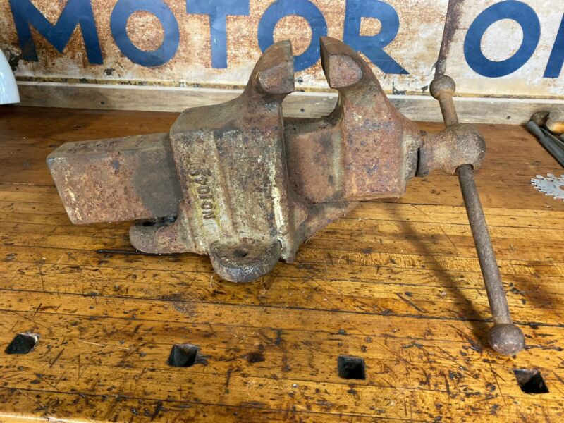 Reed MFG. CO. Vintage Bench VISE NO.104 1/2 R With 4 1/2" Jaws made in