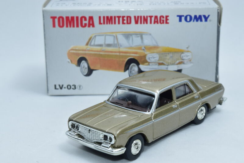 TOMICA LIMITED VINTAGE LV-03f TOYOPET CROWN 1:64 scale Toy Car with Box ...