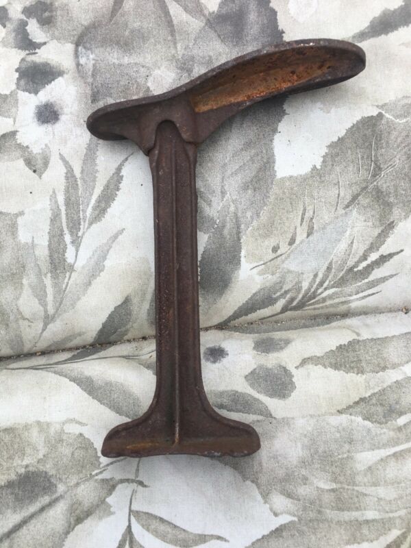 Vintage Cast Iron Shoemaker Cobbler Shoe Repair Stand Form Antique