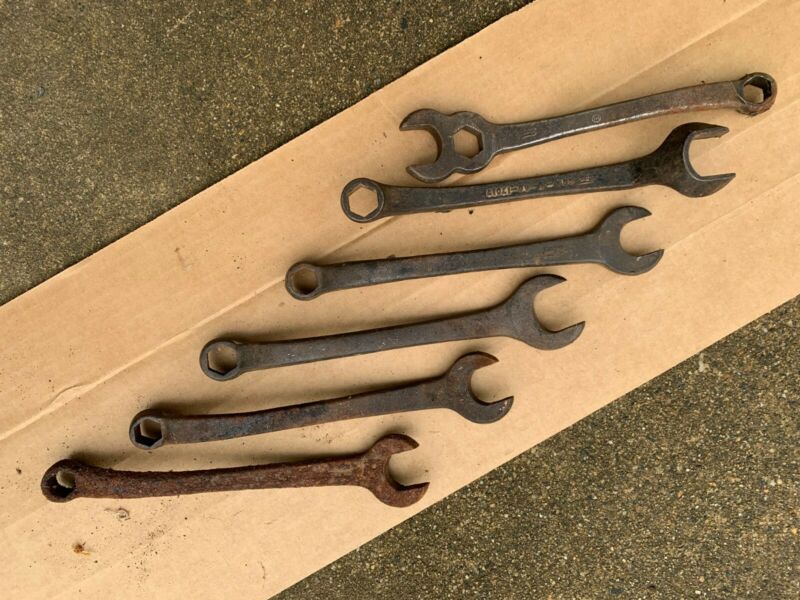 Vintage Antique Ford Wrench Lot of 6 wrenches. Antique Price Guide