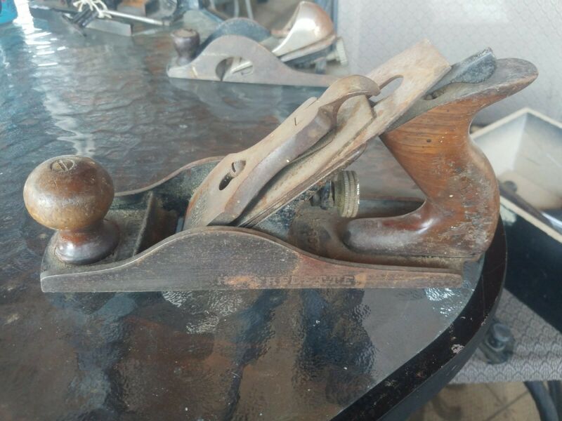 VINTAGE SARGENT VBM BRAND NO. 409 WOOD PLANE WITH WOODEN HANDLES AND 2