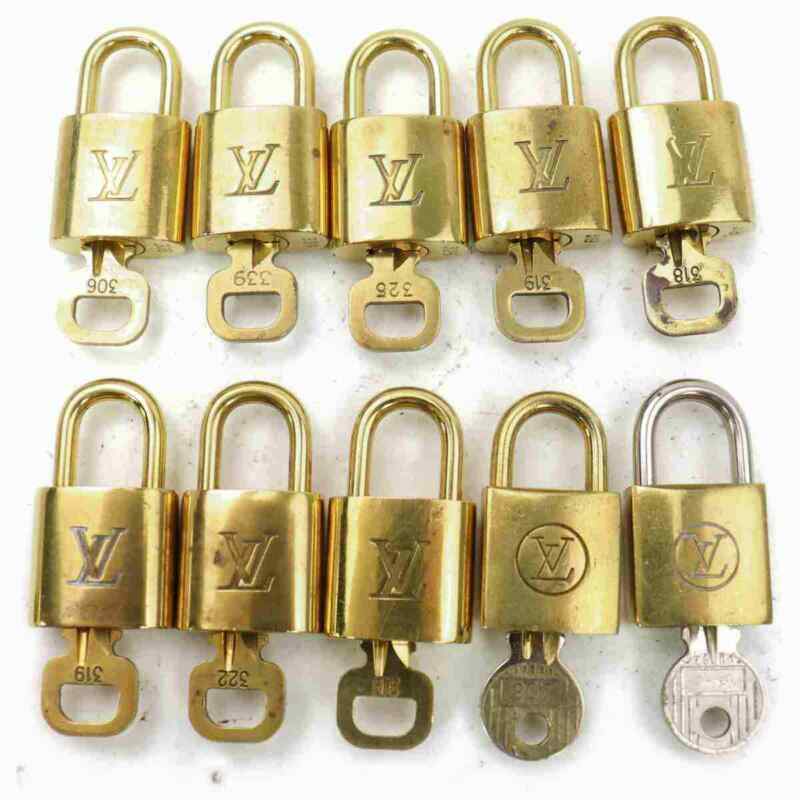 LV Louis Vuitton Gold Lock & Keys 200 Series Authentic (Master