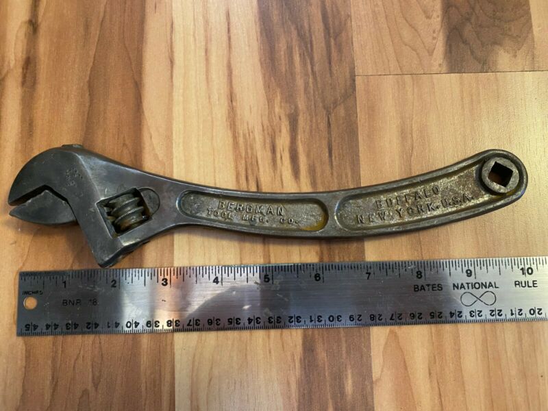 VINTAGE BERGMAN TOOL MFG. CO. 10 INCH QUEEN CITY ADJUSTABLE CRESCENT