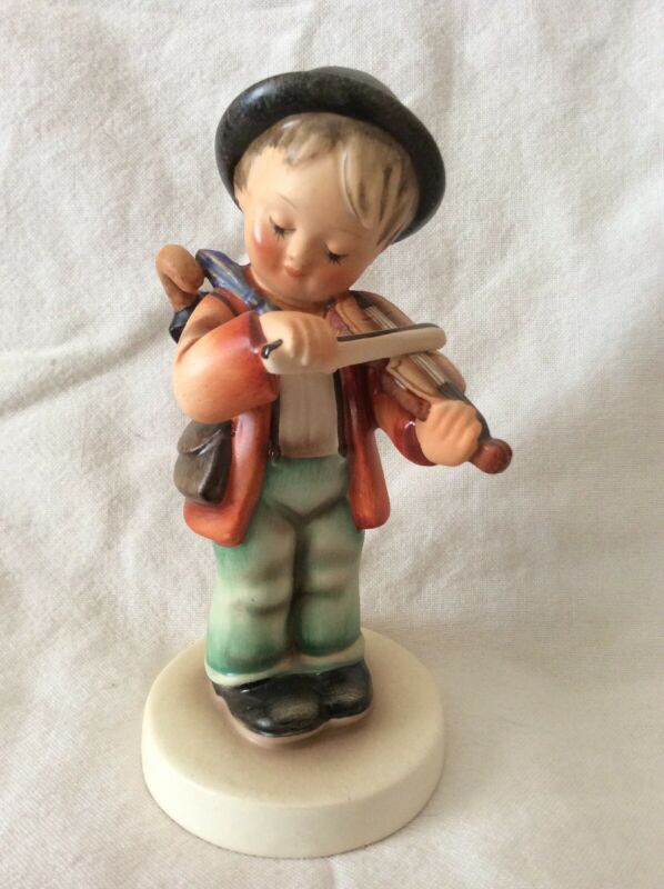 hummel figurine little fiddler