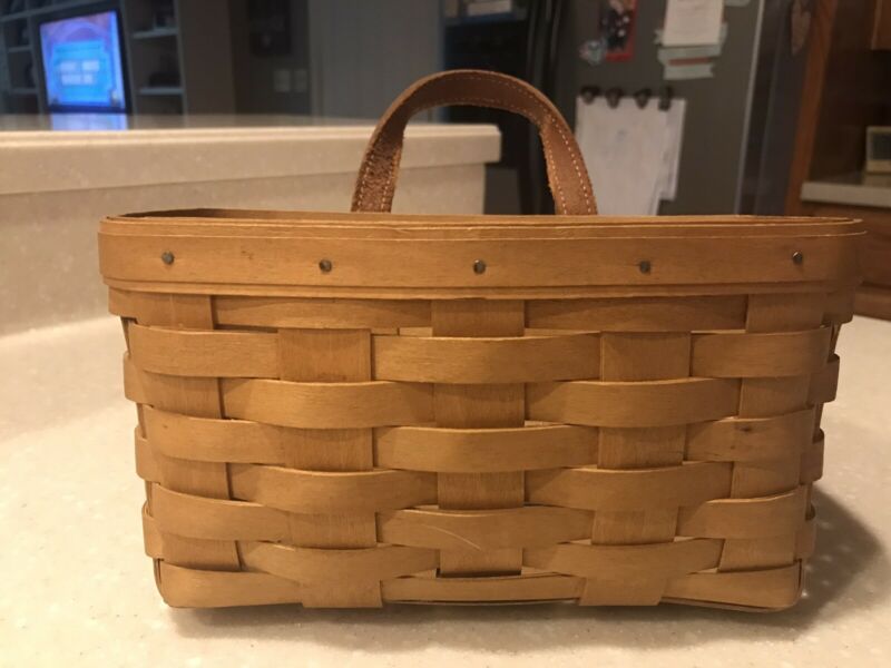 2003 Medium Key LONGABERGER basket Only -- Antique Price Guide Details Page