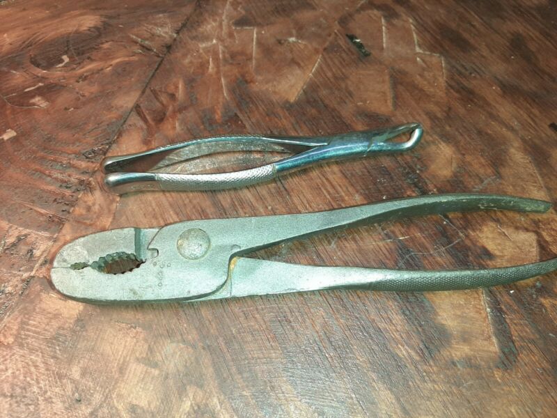 WINCHESTER pliers antique slip joint and Smith & Wesson tooth