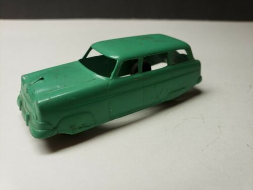 VINTAGE TOOTSIE TOY DIECAST CAR GREEN STATION WAGON -- Antique Price Guide Details Page