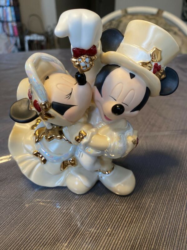 mickey and minnie figurine