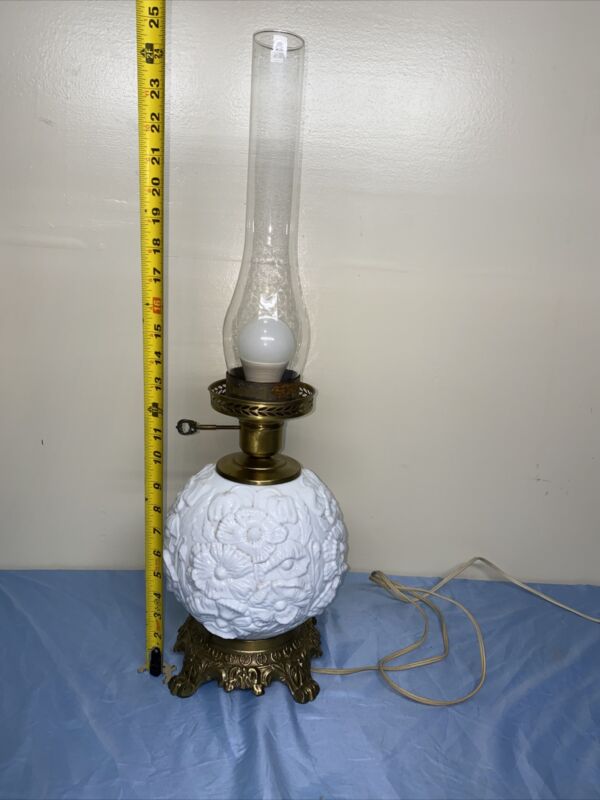 BEAUTIFUL 22 FENTON MILK GLASS POPPY GONE WITH THE WIND LAMP EXCELLENT BEAUTIFUL 22 FENTON MILK GLASS POPPY GONE WITH THE WIND LAMP EXCELLENT