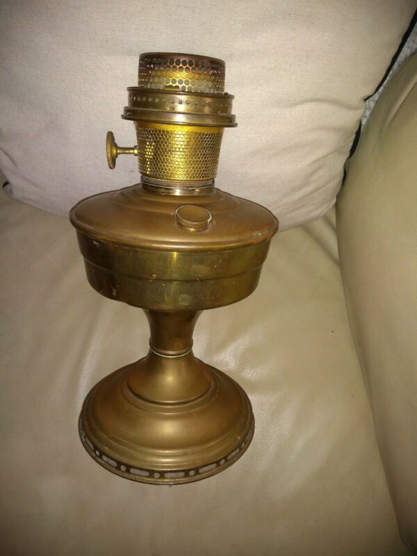 VINTAGE BRASS ALADDIN NO 12 OIL LAMP HAS WICK WITH FLAME SPREADER WEIGHTED BASE Antique Price VINTAGE BRASS ALADDIN NO 12 OIL LAMP HAS WICK WITH FLAME SPREADER WEIGHTED BASE Antique Price