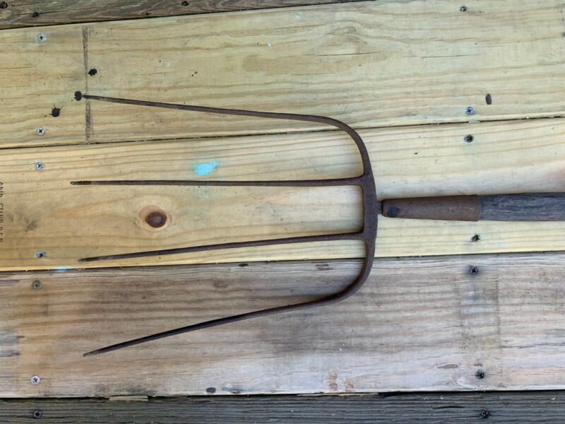 ANTIQUE PITCH FORK 50" Wooden Handle ORIGINAL Co 4 PRONG Antique