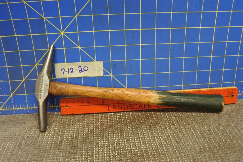Vintage Plomb (Plumb) Tack Hammer Antique Price Guide Details Page