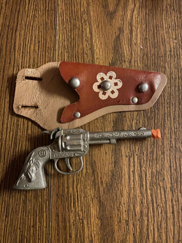 Original working HUBLEY TEXAS TOY CAP pistol & holster look at pictures ...