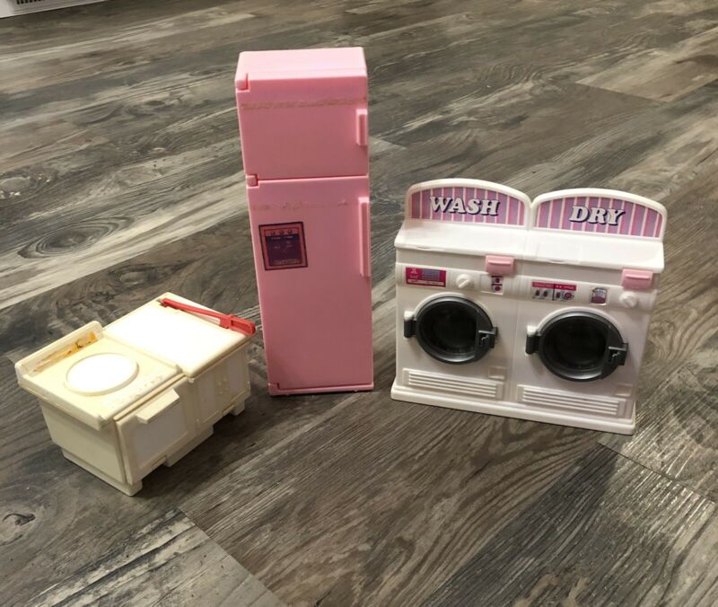 BARBIE SO MUCH TO DO LAUNDRY & 1987 Sweet Roses Refrigerator & Kenner Stove -- Antique Price