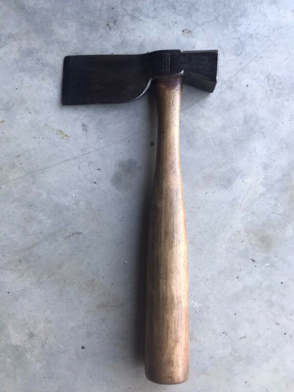 VTG Plumb Roofing Shingle Lathing Original Handle Hammer Hatchet Axe
