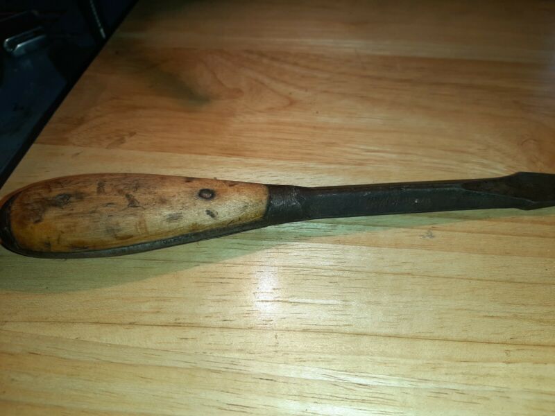 Vintage, Perfect Handle, Irwin sq shank 9 1/2" Screwdriver Wood Handle