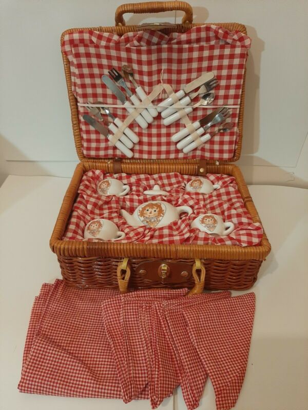 raggedy ann tea set basket