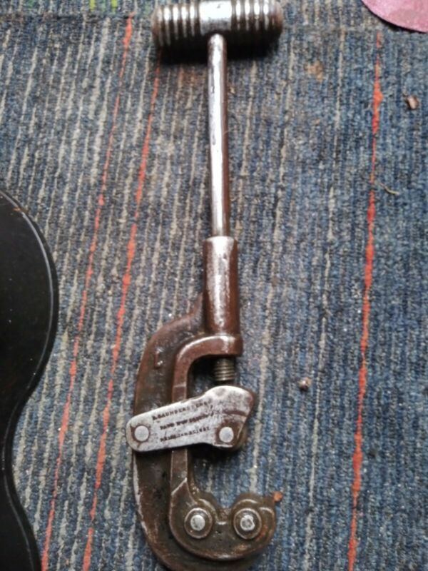 D Saundersons Antique pipe Cutter &ndash; Antique Price Guide Details Page