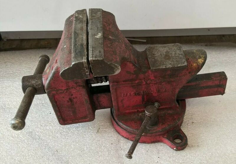 Vintage COLUMBIAN No. 04 4" Jaws Swivel Anvil Bench Vise Made in USA