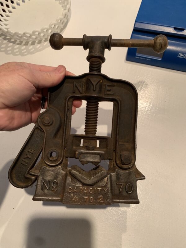 ANTIQUE WOODBENCH TOOL PIPE VISE 1/8''''2'''' PIPE CLAMP NYE NO 70