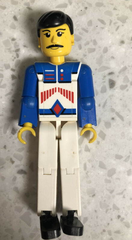 St berolige Slagter Vintage Lego Technic 2706 Figure Driver 3.5 Inch White Blue Racer  Minifigure -- Antique Price Guide Details Page