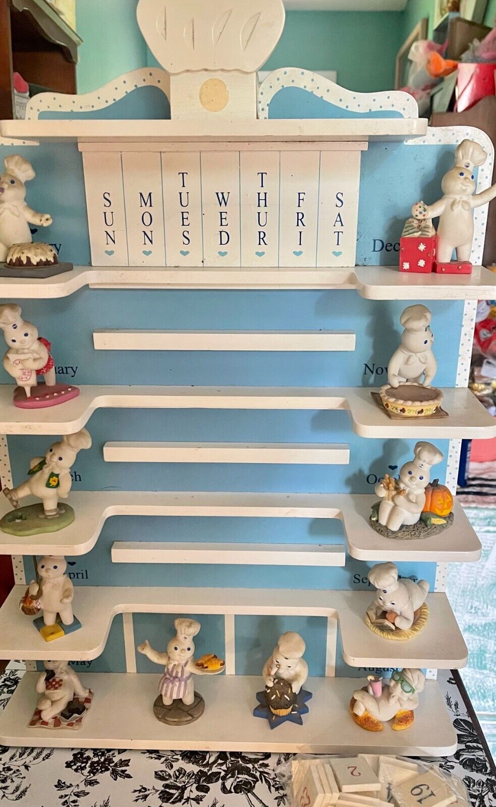 1997 Danbury Mint Pillsbury Doughboy Calendar with all figurines and