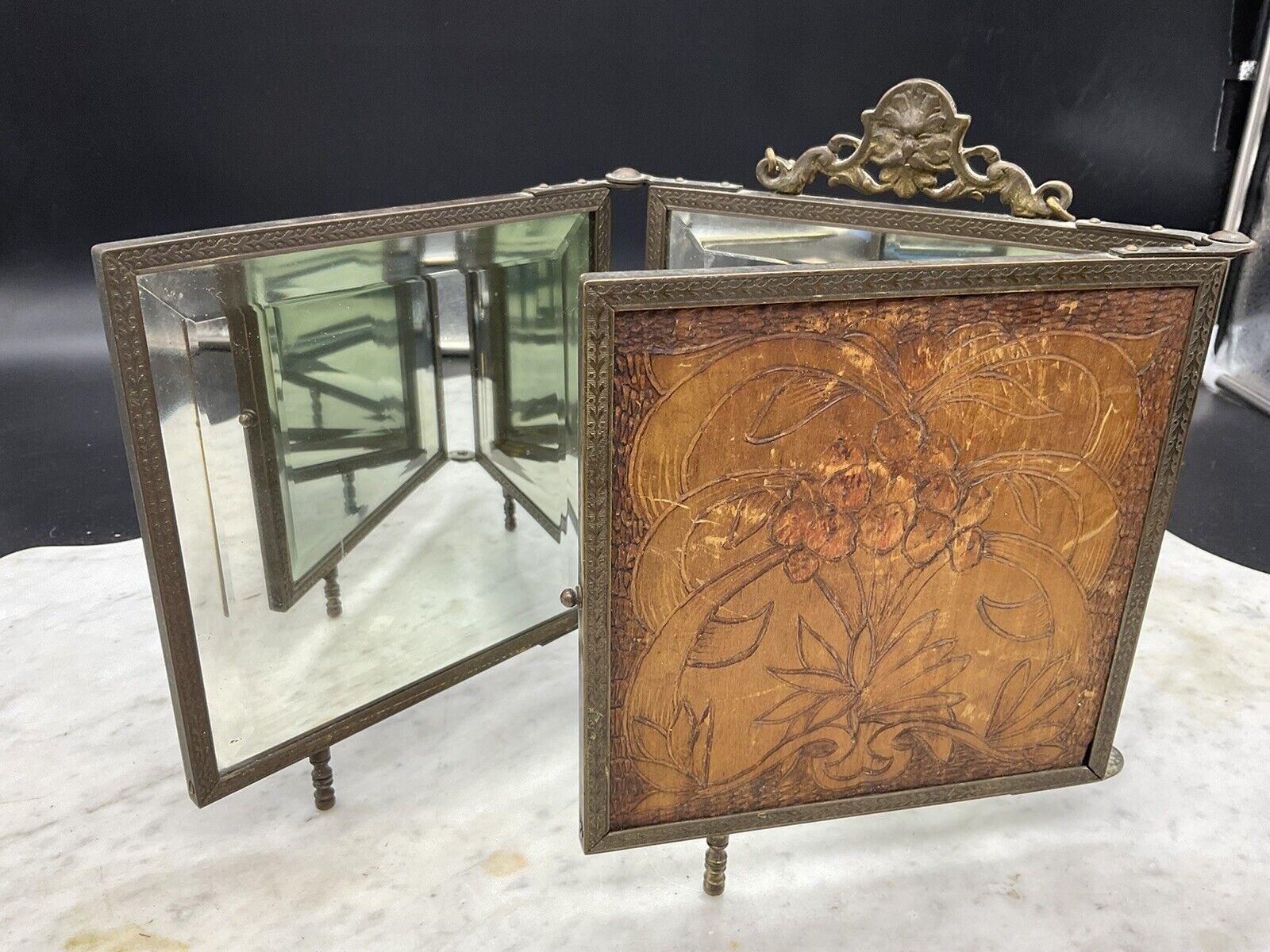 S663 Antique Ornate Trifold 3 Panel Beveled Mirror Vanity Shaving