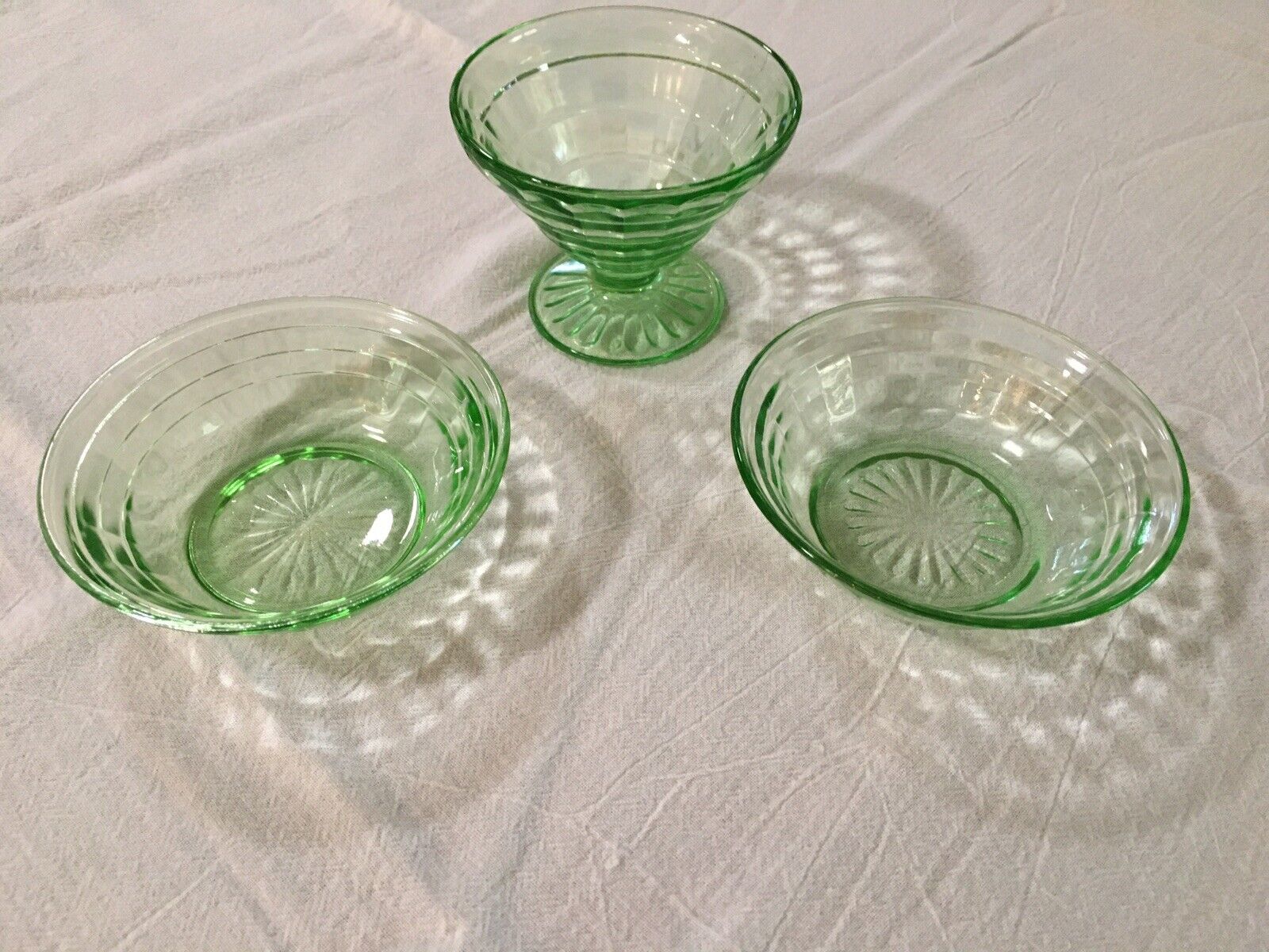 Collectible uranium/vaseline green depression glass dessert dishes Lot ...