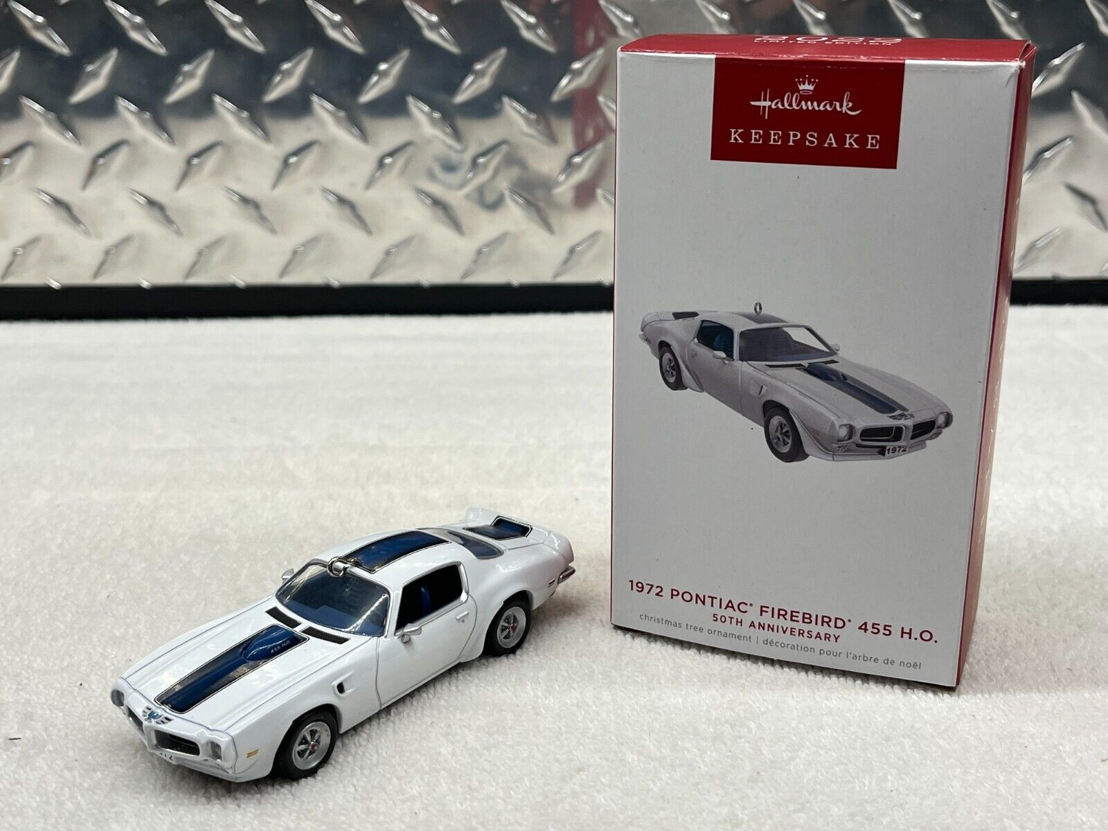 HALLMARK ORNAMENT CLASSIC AMERICAN CAR 1972 PONTIAC FIREBIRD 455 HO
