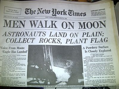 THE NEW YORK TIMES MEN WALK ON MOON ARMSTRONG JULY 21 1969 ( COMPLETE ...