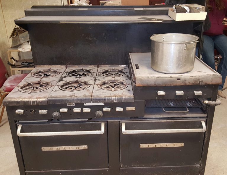 1940sgarland6burnergasstovewithgriddlebroilerand2ove