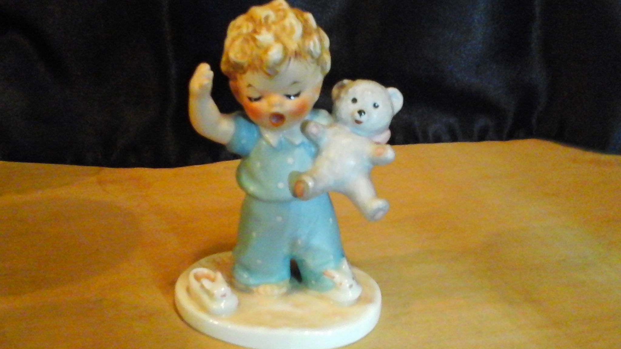 1957goebelhummelfigurinemintcondition AntiquesNavigator — Online